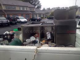 Best Yard Waste Removal  in Mount Clemens, MI